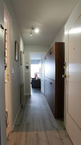 - un couloir menant à une chambre dans l'établissement Vue imprenable Bassin d'Arcachon, à Arcachon