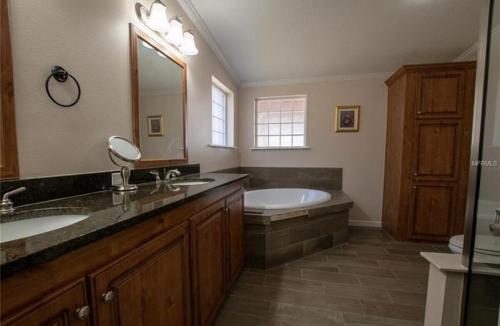 Ένα μπάνιο στο RIVER RANCH Country Retreat- ATVing!