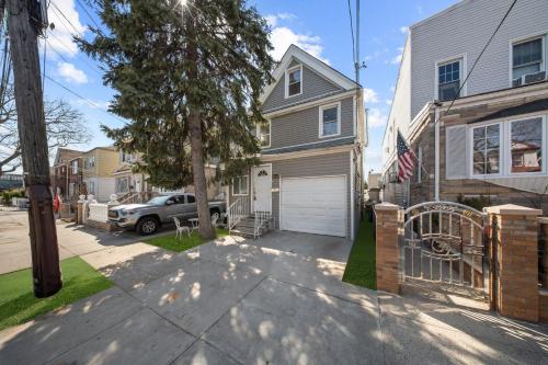 Gallery image of NYNJ World Cup 26 Fan Zone Queens One Bedroom Apartment with Kitchen in Brooklyn Manor