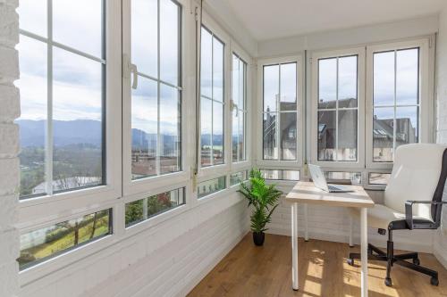 AH Full&Roomy Auditorio de Oviedo VUT6502AS