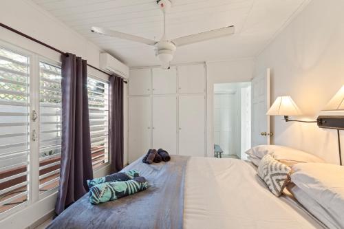 Una cama o camas en una habitación de Oasis Of Your Dreams