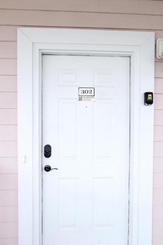 Luxury Golf Condo with Pool Access, near the Ocean and Broadway at the Beach, photo 76