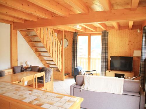 Chalet in La Béchigne with Valley Views