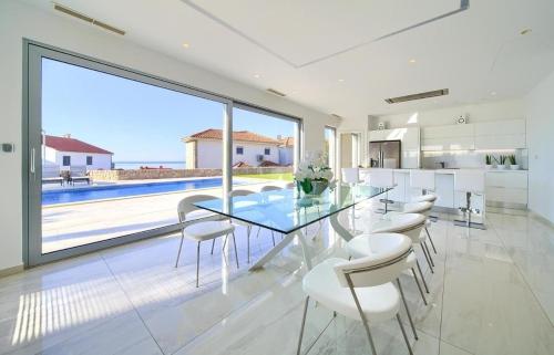 Luxury villa with a swimming pool Krk - 23992
