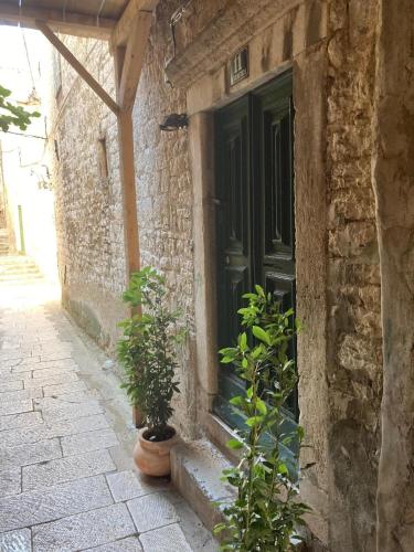 Apartments with WiFi Sibenik - 23803