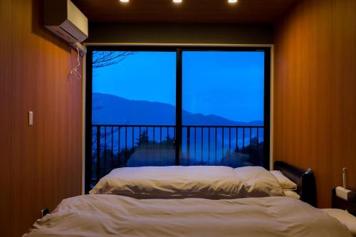 Hakone Hot Spring, A beautiful house that has been fully renovated in 2024 for one group per day!箱根温泉BBQ日の出を望む貸切邸宅贅沢を独り占め