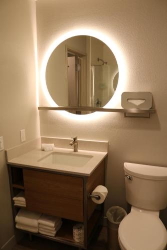 Koupelna v ubytování Clarion Hotel Portland International Airport