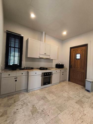 Dapur atau dapur kecil di The Ozone Khao Yai Pool Villa
