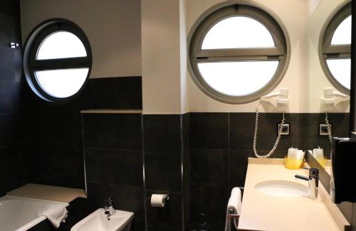 Fotografie z fotogalerie ubytování Hotel Marítimo Ris con garaje v destinaci Noja