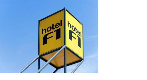 Certificado, premio, señal o documento que está expuesto en hotelF1 Toulouse L'Union