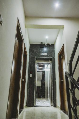 バンガロールにあるMerry Inn Luxe Suites near Kempegowda international airportのギャラリーの写真