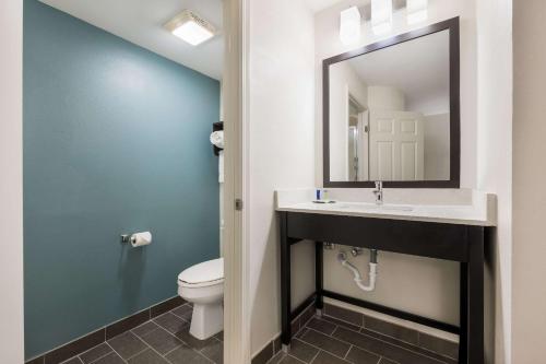 Ένα μπάνιο στο Sleep Inn & Suites Cullman I-65 exit 310