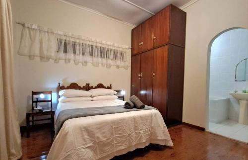 Postel nebo postele na pokoji v ubytování 3 Pauw Street - 8 guests