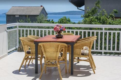 2min walk to the beach , Large SeaView terraces 2 Apts, BBQ, parking