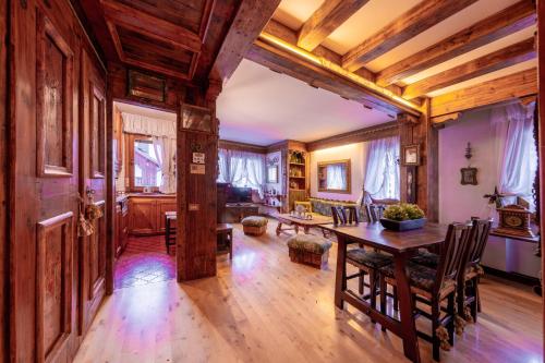 Cortina City Center Alpine Apartment with Private Garage photo 3