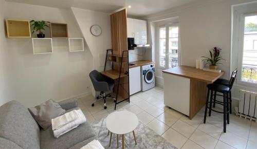 Superb Studio with Eiffel Tower View