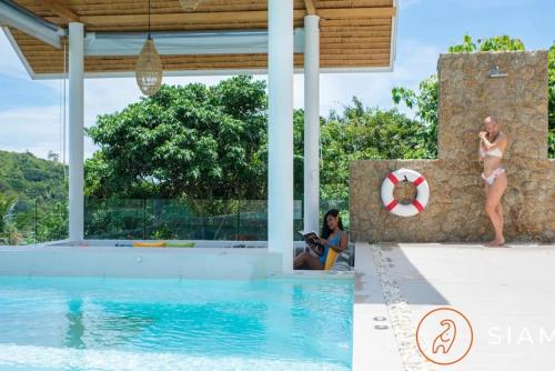 Bazén v ubytování Jungle Beach Villa Luxury 4 Br Seaview nebo v jeho okolí