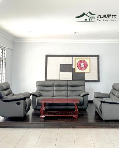 Ruang duduk di The Kaze Stay Batu Pahat