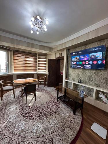 Panoramic City View Apartment near Alay Bazaar