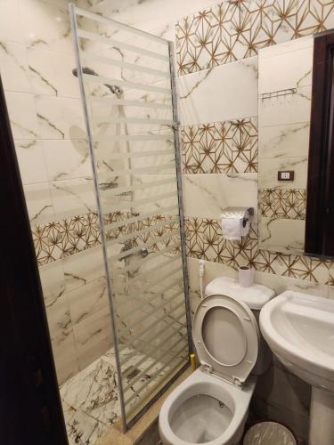 Koupelna v ubytování LiLi HOTEL vip