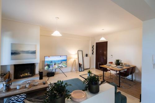 Dazzling and Stylish 2BR Apartment in Marousi