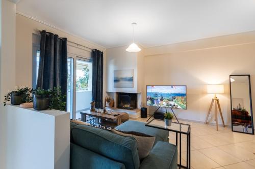 Dazzling and Stylish 2BR Apartment in Marousi
