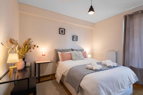 Dazzling and Stylish 2BR Apartment in Marousi