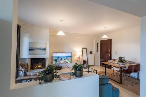 Dazzling and Stylish 2BR Apartment in Marousi