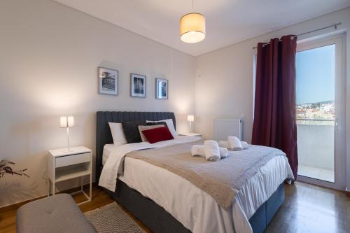 Dazzling and Stylish 2BR Apartment in Marousi