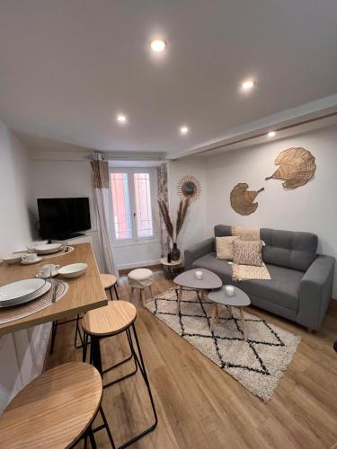 Charme et Authenticité à Menton - Centre & Plages