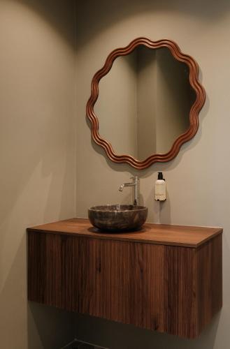 Gambar di galeri bagi House of Adam di Amsterdam