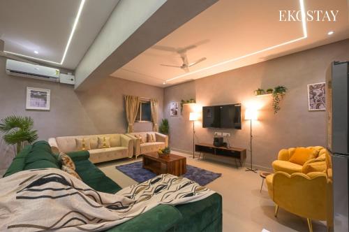 Televisyen dan/atau pusat hiburan di EKOSTAY - Noir Villa