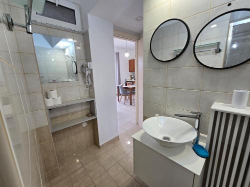 Ένα μπάνιο στο Fougaro Apartments