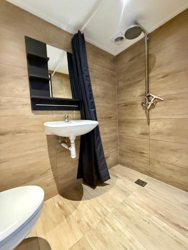 Ένα μπάνιο στο Holiday Home Vijfhuizen 2pers