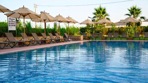 Bazén v ubytování Seven For Life Thermal Hotel nebo v jeho okolí