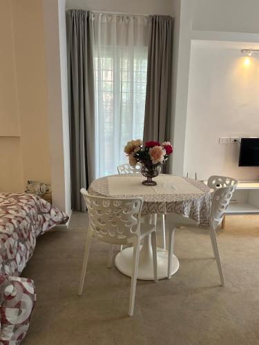 Trecento7Flat
