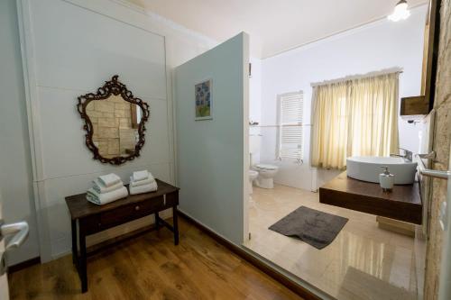 Koupelna v ubytování B&B Domus Enna