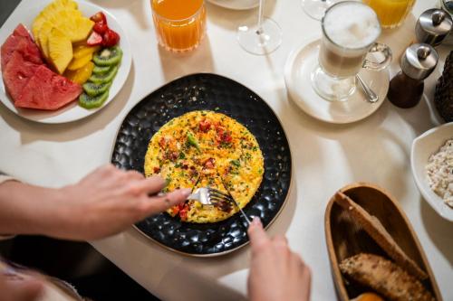 Makanan di atau berdekatan hotel