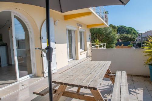 Balkón nebo terasa v ubytování Maison Leucate Vue Mer Les Grandes Terrasses