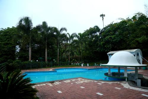 Πισίνα στο ή κοντά στο Wayanad Cave N Pillar Resort