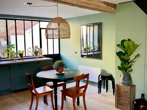 Tashi Kampa, The House of Happiness in Tibetan