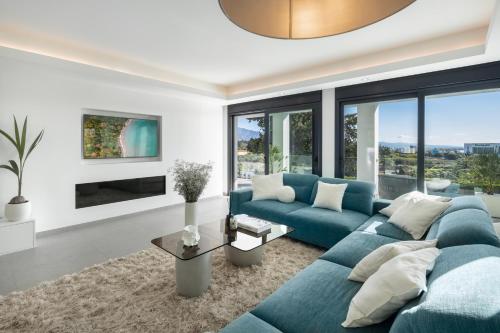 Villa Angelique, 5 BDR with Heated Private Pool in Puerto Banus