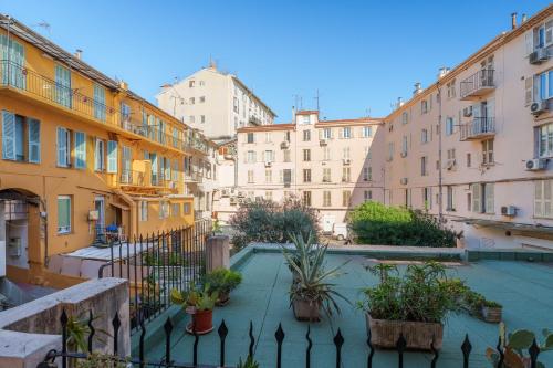 Foto Elegant Jacuzzi Loft in Central Massena 6