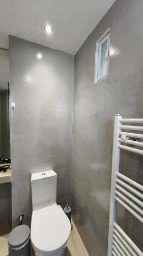 Koupelna v ubytování Mitropoleos Luxury Suites