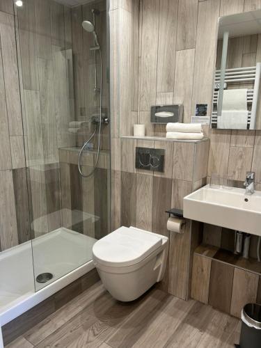 Foto dalla galleria di Hôtel du Golf Saint-Laurent a Ploemel