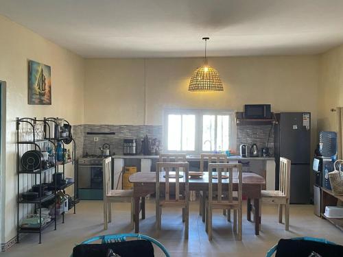Kuchyň nebo kuchyňský kout v ubytování Bluu Bahari Villa in Uroa