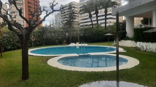 Departamento de categoría en Playa San Juan, con vistas al mar y a metros de la playa