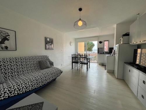 108 Quai d'azur H21 CAP D'AGDE, 2 Pièces 4 pers avec parking proche port et môle