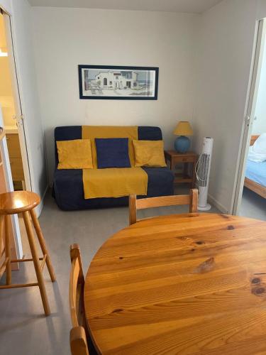 Studio cabine, plage de St Cyprien, 200 m de la mer