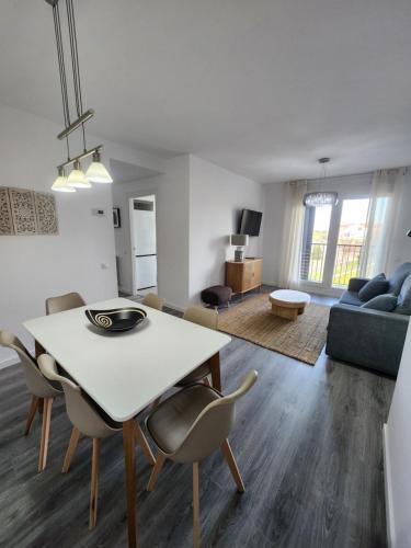 Ruang duduk di Apartamento Playa San Juan 3